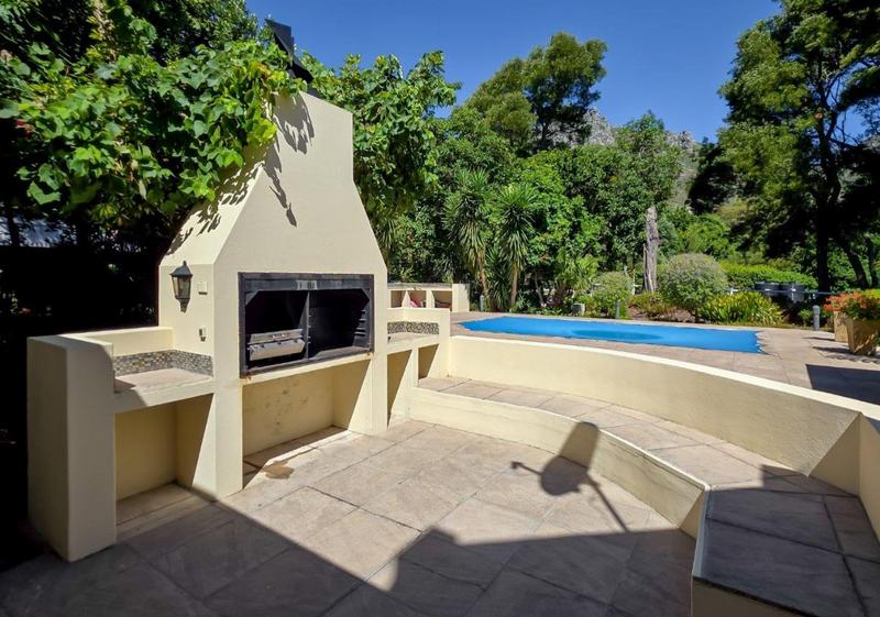 6 Bedroom Property for Sale in Hout Bay Western Cape